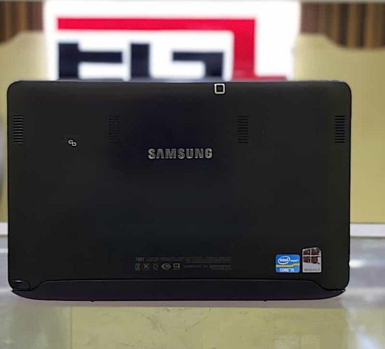 Touchscreen/detachable Samsung 700T