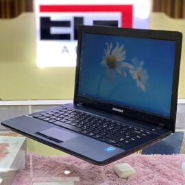 SAMSUNG NT 270E4E-K11