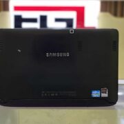 Touchscreen/detachable Samsung 700T